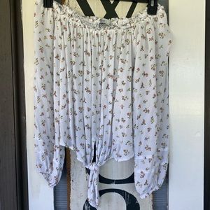 Hollister off the shoulder top size medium